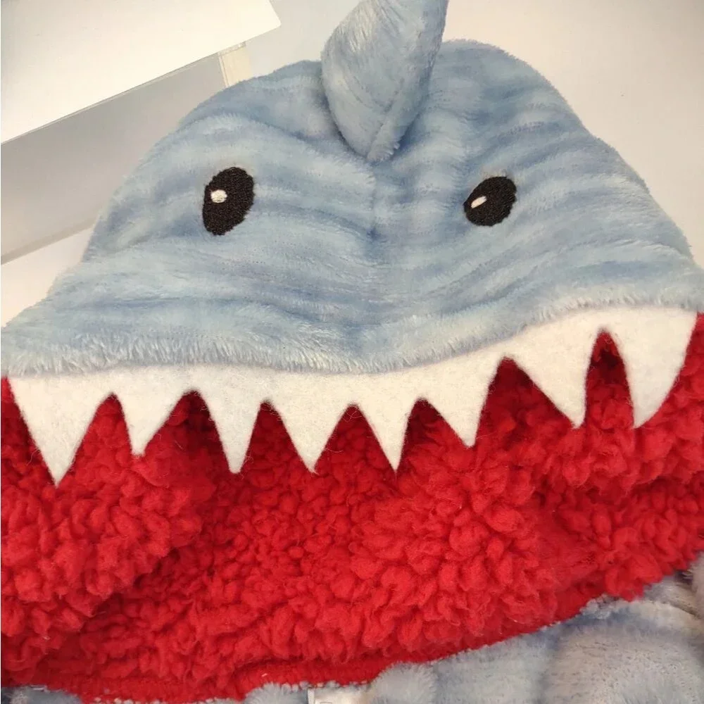 Shark Robe Bathtime size 0-9 months Modern Baby